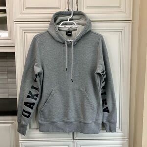 Oakley Men’s pullover hoodie